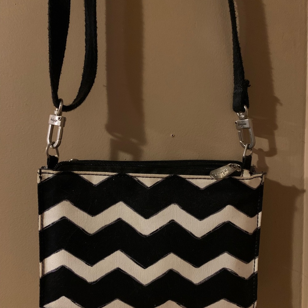 Thirty One crossbody wallet